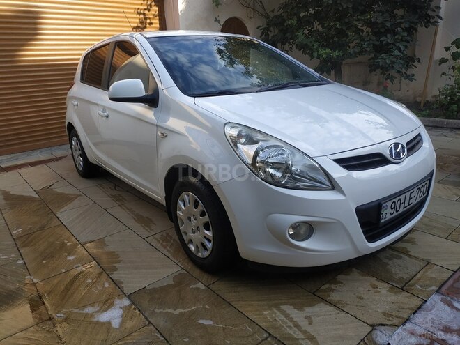Hyundai i20 2010, 228,000 km - 1.4 l - Bakı