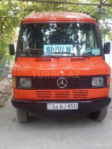 Mercedes 208 D 1990, 160,000 km - 2.3 л - Sabirabad