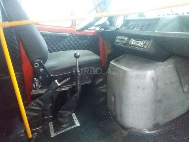 Mercedes 208 D 1990, 160,000 km - 2.3 л - Sabirabad
