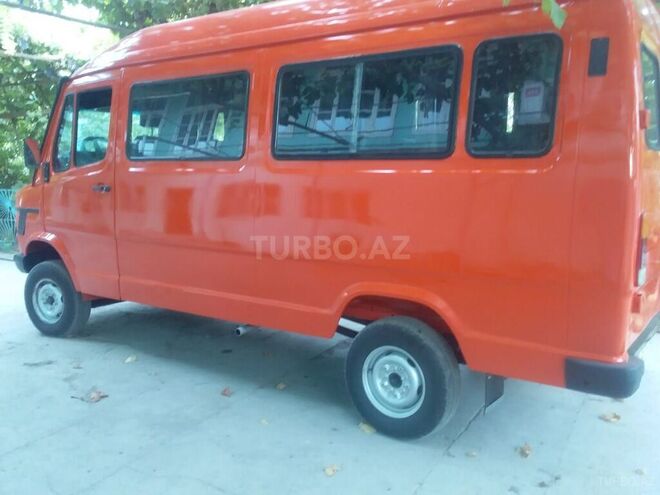 Mercedes 208 D 1990, 160,000 km - 2.3 л - Sabirabad