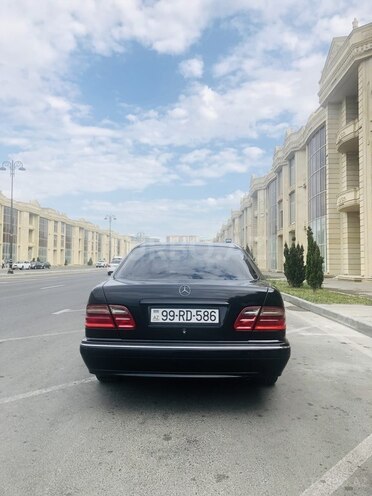 Mercedes E 240 2000, 209,000 km - 2.6 л - Bakı
