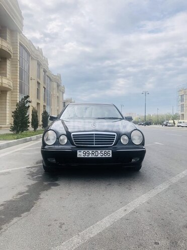 Mercedes E 240 2000, 209,000 km - 2.6 л - Bakı