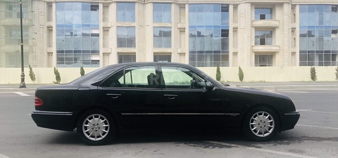 Mercedes E 240 2000, 209,000 km - 2.6 л - Bakı