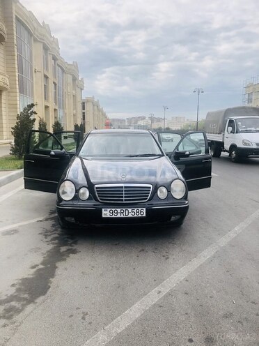 Mercedes E 240 2000, 209,000 km - 2.6 л - Bakı