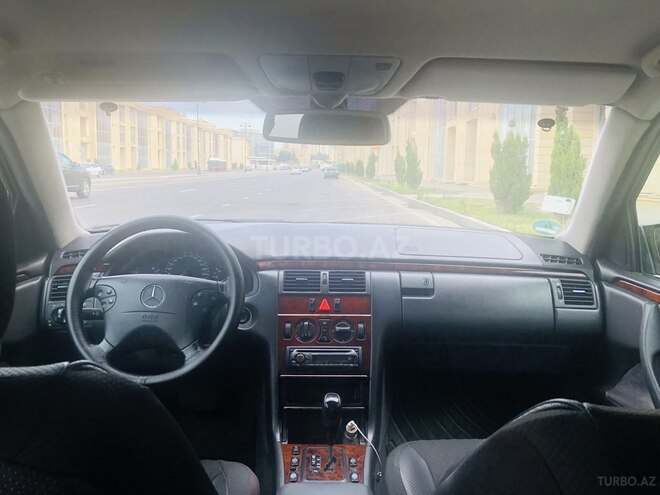 Mercedes E 240 2000, 209,000 km - 2.6 л - Bakı