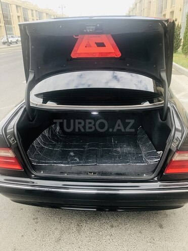 Mercedes E 240 2000, 209,000 km - 2.6 л - Bakı