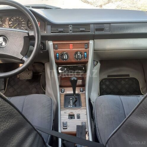 Mercedes E 230 1988, 212,222 km - 2.3 л - Bakı