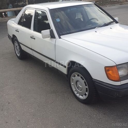 Mercedes E 230 1988, 212,222 km - 2.3 л - Bakı