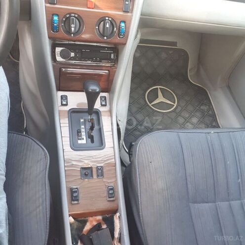Mercedes E 230 1988, 212,222 km - 2.3 л - Bakı