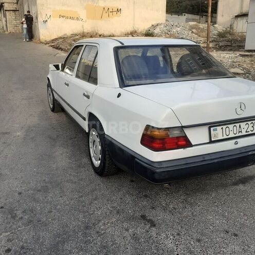 Mercedes E 230 1988, 212,222 km - 2.3 л - Bakı