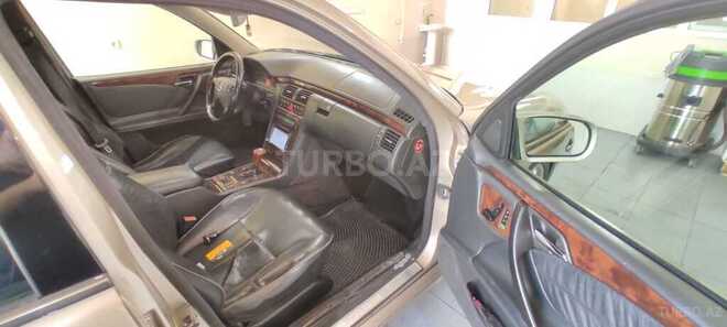 Mercedes E 280 2000, 321,000 km - 2.8 l - Bakı