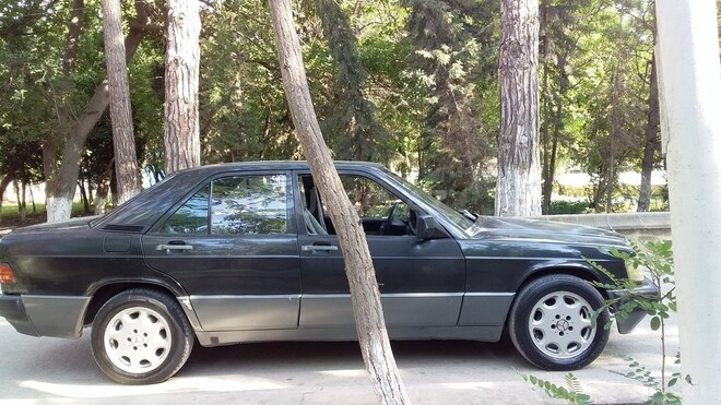 Mercedes 190 1988, 321,452 km - 2.0 l - Sumqayıt