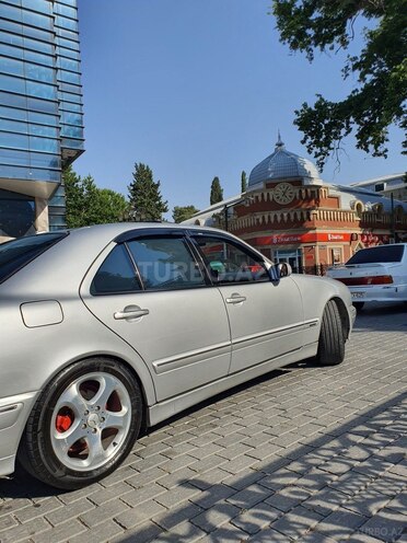 Mercedes E 200 2000, 289,000 km - 2.0 l - Gəncə