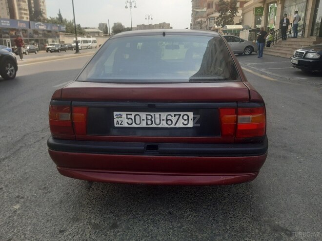 Opel Vectra 1993, 236,000 km - 1.8 l - Bakı