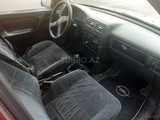 Opel Vectra 1993, 236,000 km - 1.8 l - Bakı