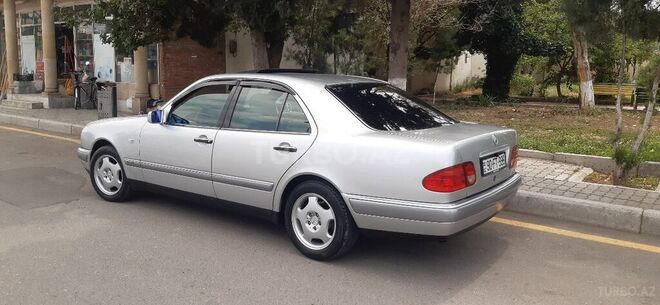 Mercedes E 230 1998, 219,000 km - 2.3 л - Gəncə