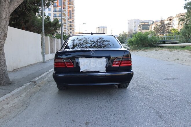 Mercedes E 320 2000, 317,217 km - 3.2 l - Bakı