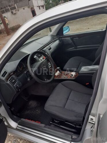 Mercedes E 240 1999, 272,000 km - 2.4 l - Gəncə