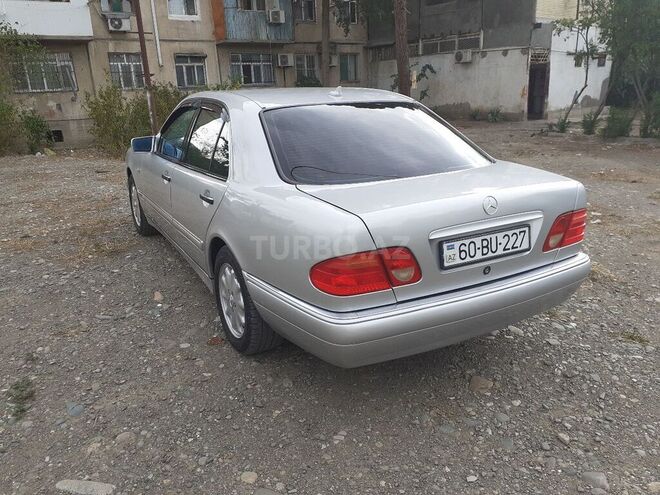 Mercedes E 240 1999, 272,000 km - 2.4 l - Gəncə