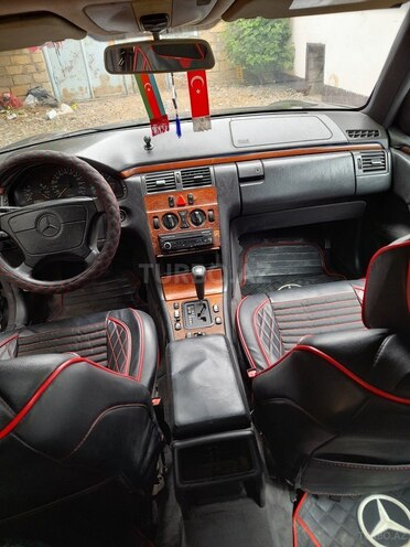 Mercedes E 200 1998, 750,698 km - 2.0 л - Biləsuvar