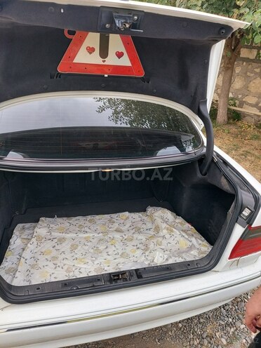 Mercedes E 240 2001, 280,000 km - 2.4 l - Ağcabədi