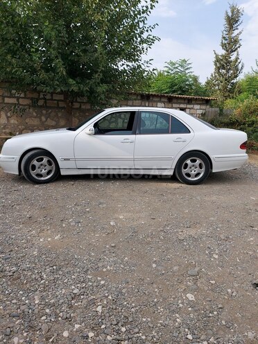Mercedes E 240 2001, 280,000 km - 2.4 l - Ağcabədi