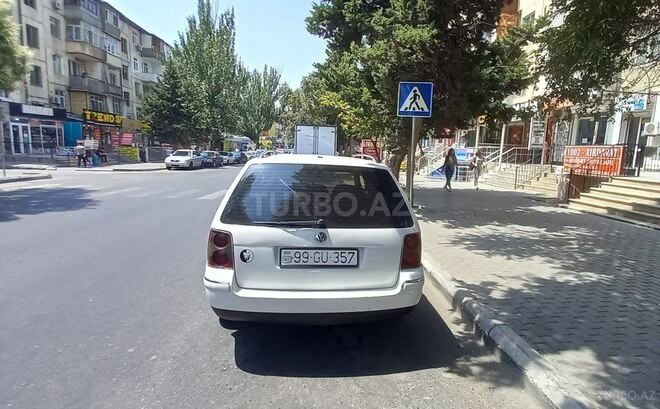 Volkswagen Passat 2003, 406,360 km - 2.5 l - Bakı