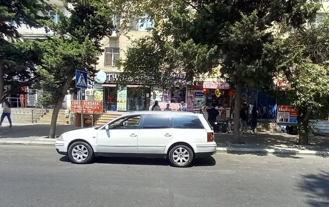 Volkswagen Passat 2003, 406,360 km - 2.5 l - Bakı