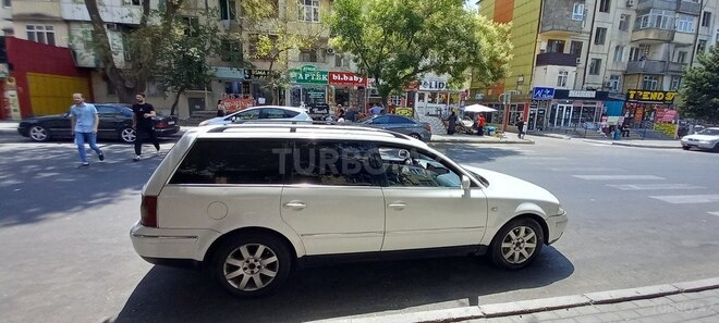 Volkswagen Passat 2003, 406,360 km - 2.5 l - Bakı