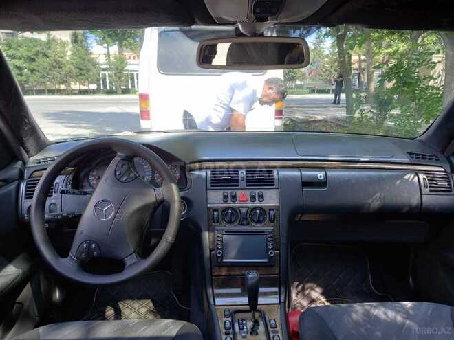 Mercedes E 320 2000, 215,000 km - 3.2 l - Yevlax