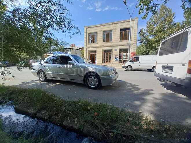 Mercedes E 320 2000, 215,000 km - 3.2 l - Yevlax