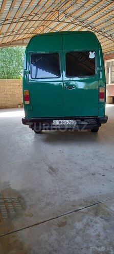 Mercedes 208 D 1993, 196,000 km - 2.2 l - Sabirabad