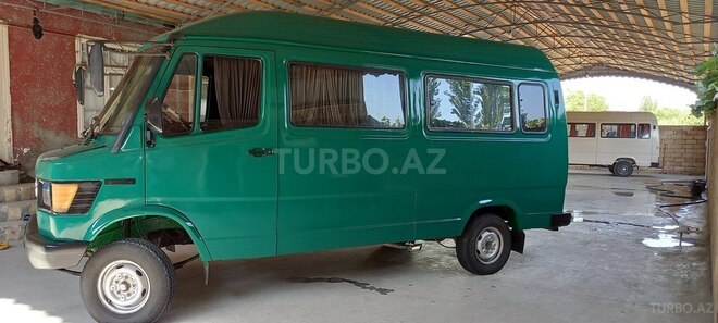 Mercedes 208 D 1993, 196,000 km - 2.2 l - Sabirabad