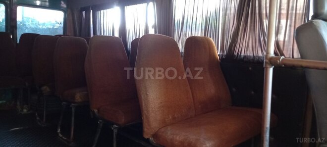 Mercedes 208 D 1993, 196,000 km - 2.2 l - Sabirabad