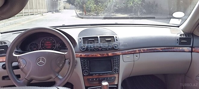 Mercedes E 320 2004, 300,000 km - 3.2 l - Bakı
