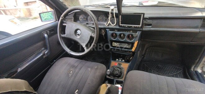 Mercedes 190 1989, 250,000 km - 2.5 l - Bakı