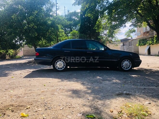 Mercedes E 240 2000, 320,000 km - 2.4 l - Gəncə
