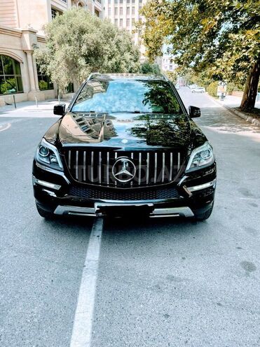 Mercedes  2015, 161,234 km - 3.0 l - Bakı