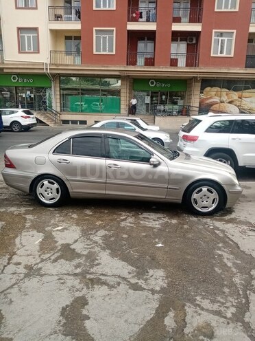Mercedes C 220 2003, 370,000 km - 2.2 l - Bakı