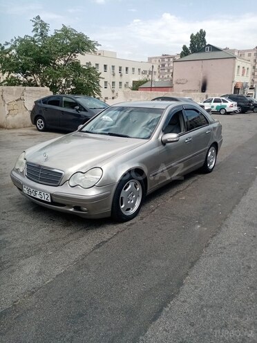 Mercedes C 220 2003, 370,000 km - 2.2 l - Bakı