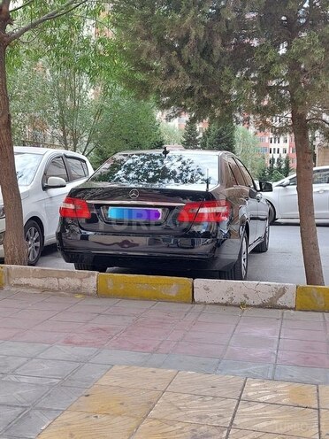 Mercedes E 220 2011, 137,000 km - 2.2 l - Bakı