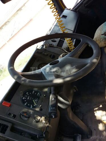 Mercedes 809 D 1996, 363,251 km - 4.0 l - Qazax