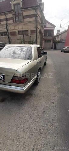 Mercedes E 250 1985, 412,000 km - 2.5 l - Bakı