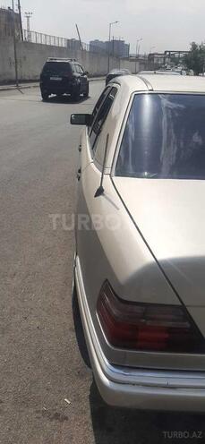 Mercedes E 250 1985, 412,000 km - 2.5 l - Bakı