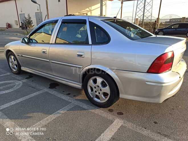 Opel Vectra 2000, 330,000 km - 1.8 l - Bakı