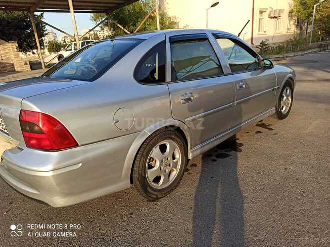 Opel Vectra 2000, 330,000 km - 1.8 l - Bakı