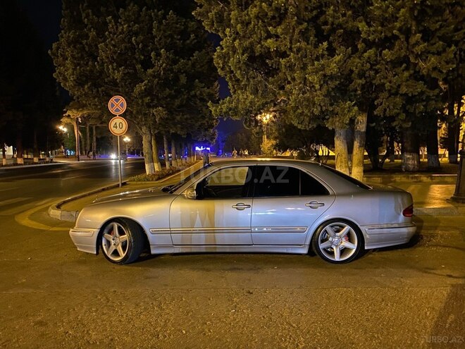 Mercedes E 240 2000, 290,000 km - 2.4 l - Bakı