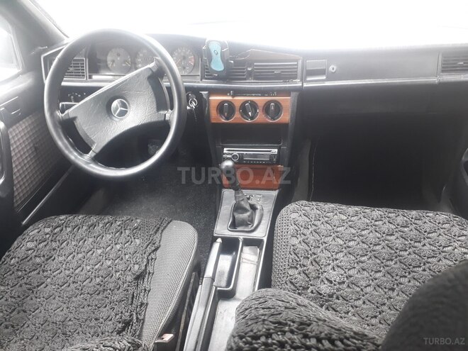 Mercedes 190 1991, 201,242 km - 2.0 л - Bərdə