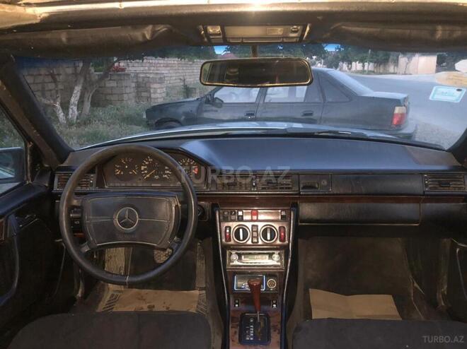 Mercedes E 260 1991, 345,000 km - 2.6 l - Bakı