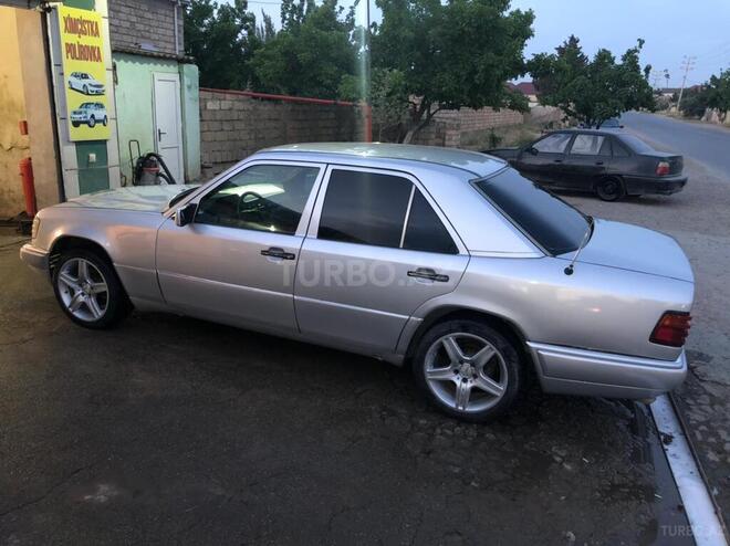 Mercedes E 260 1991, 345,000 km - 2.6 l - Bakı